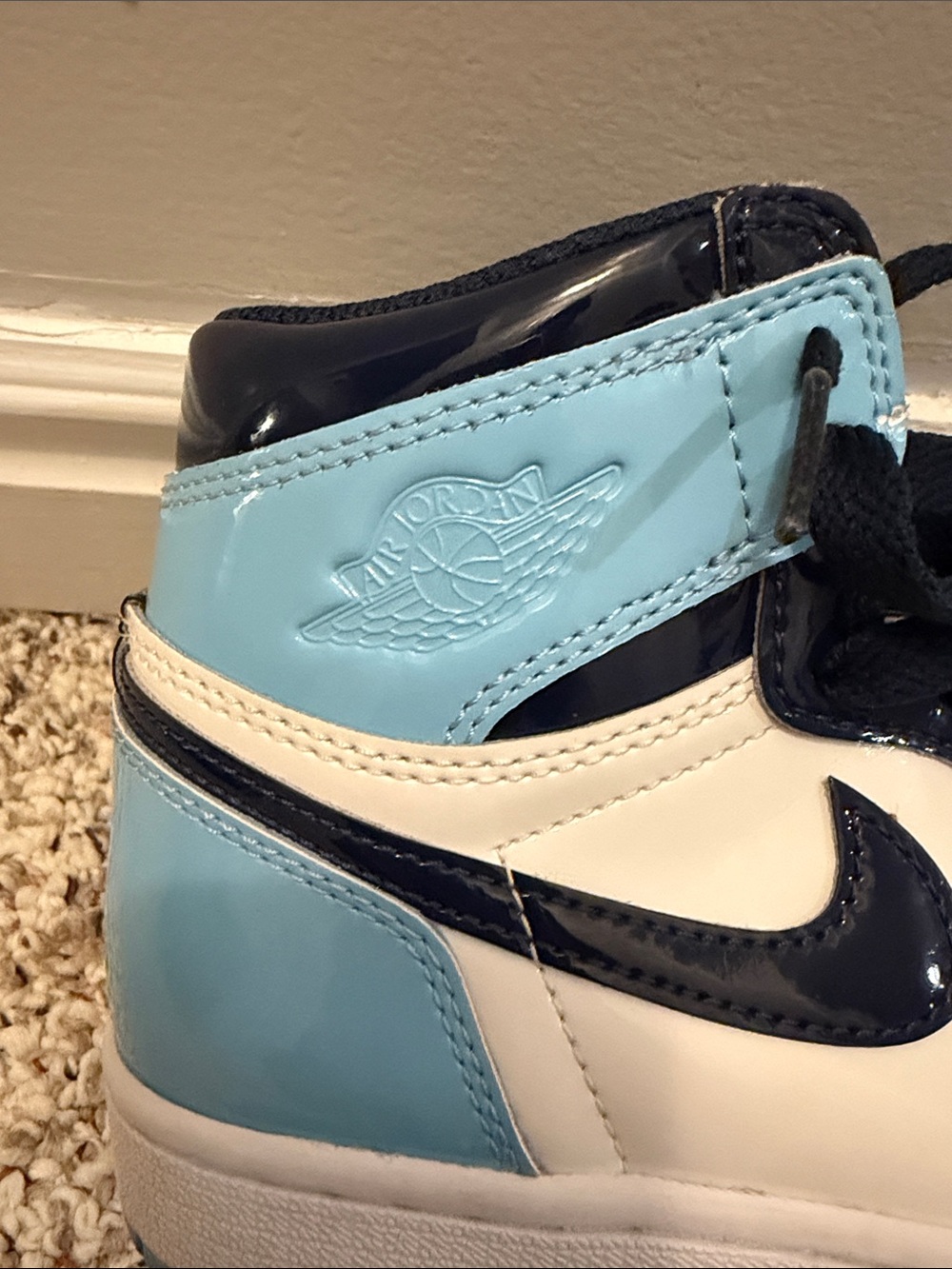 Nike Women's Air Jordan 1 Retro High OG 'Blue Chill' - Picture 7 of 13